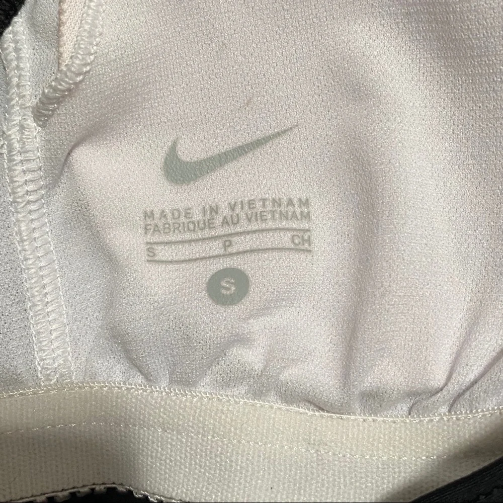 NIKE Black and White Sports Top